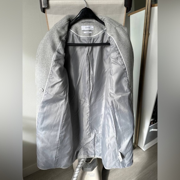 ✅Sold✅ Reserved Women’s Double-Breasted Wool Coat – Size 36 (US 6 / S-M) - Picture 7 of 10